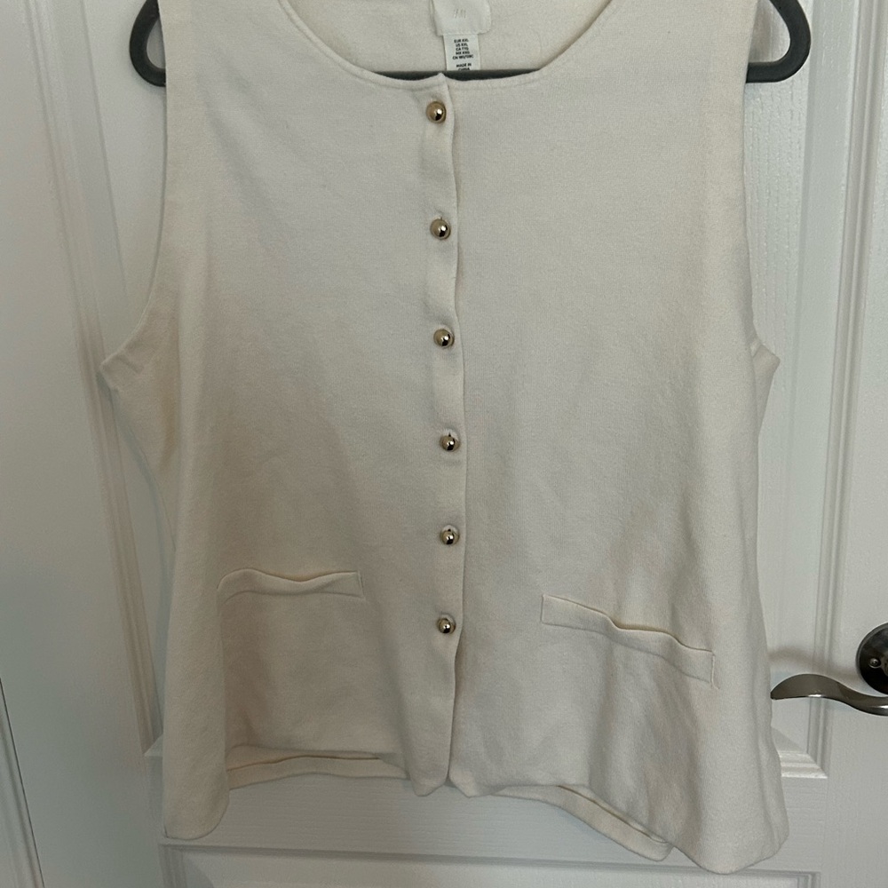 Elegant Cream Knit Sleeveless Button Up Top